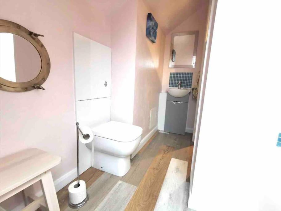 3 Bedroom Well Connected Family Home Free Parking Edinburg Exteriör bild