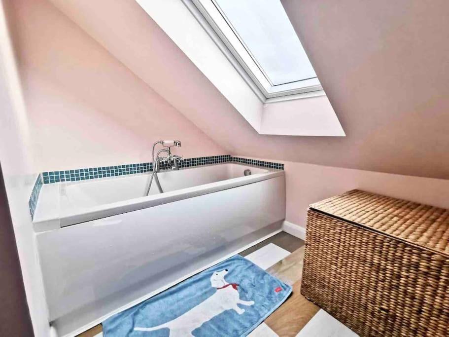 3 Bedroom Well Connected Family Home Free Parking Edinburg Exteriör bild